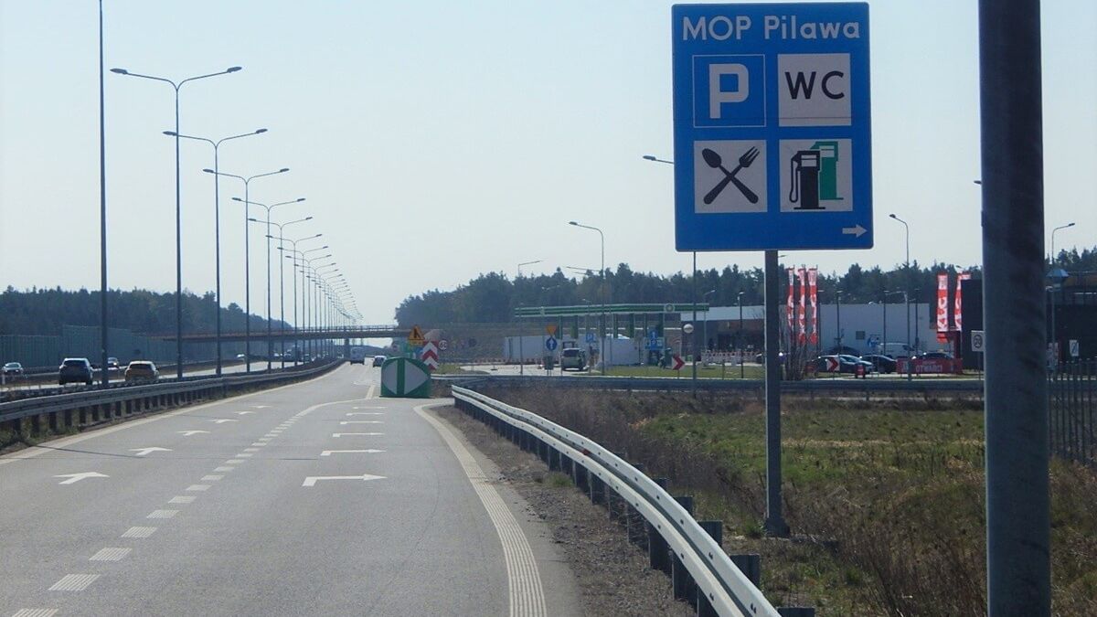 Stacja paliw BP na MOP Pilawa przy S17