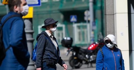 Nowa fala Covid-19. Wiceminister zdrowia o powrocie maseczek