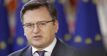 "Świat musi użyć całej swej siły ekonomicznej". Szef ukraińskiego MSZ o sankcjach w reakcji na rosyjską agresję