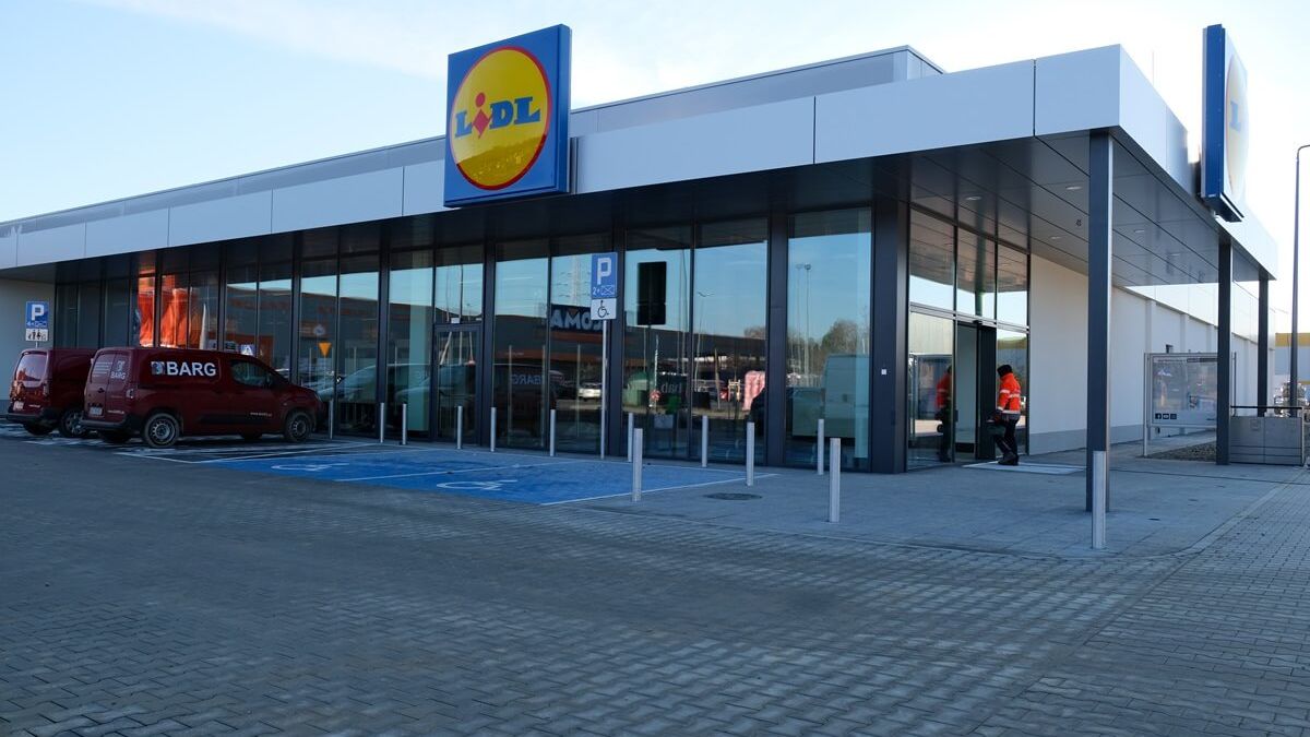 Prace wokół sklepu Lidl przy ul. Gęsiej