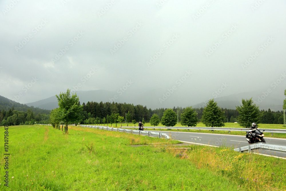 motocykliści
