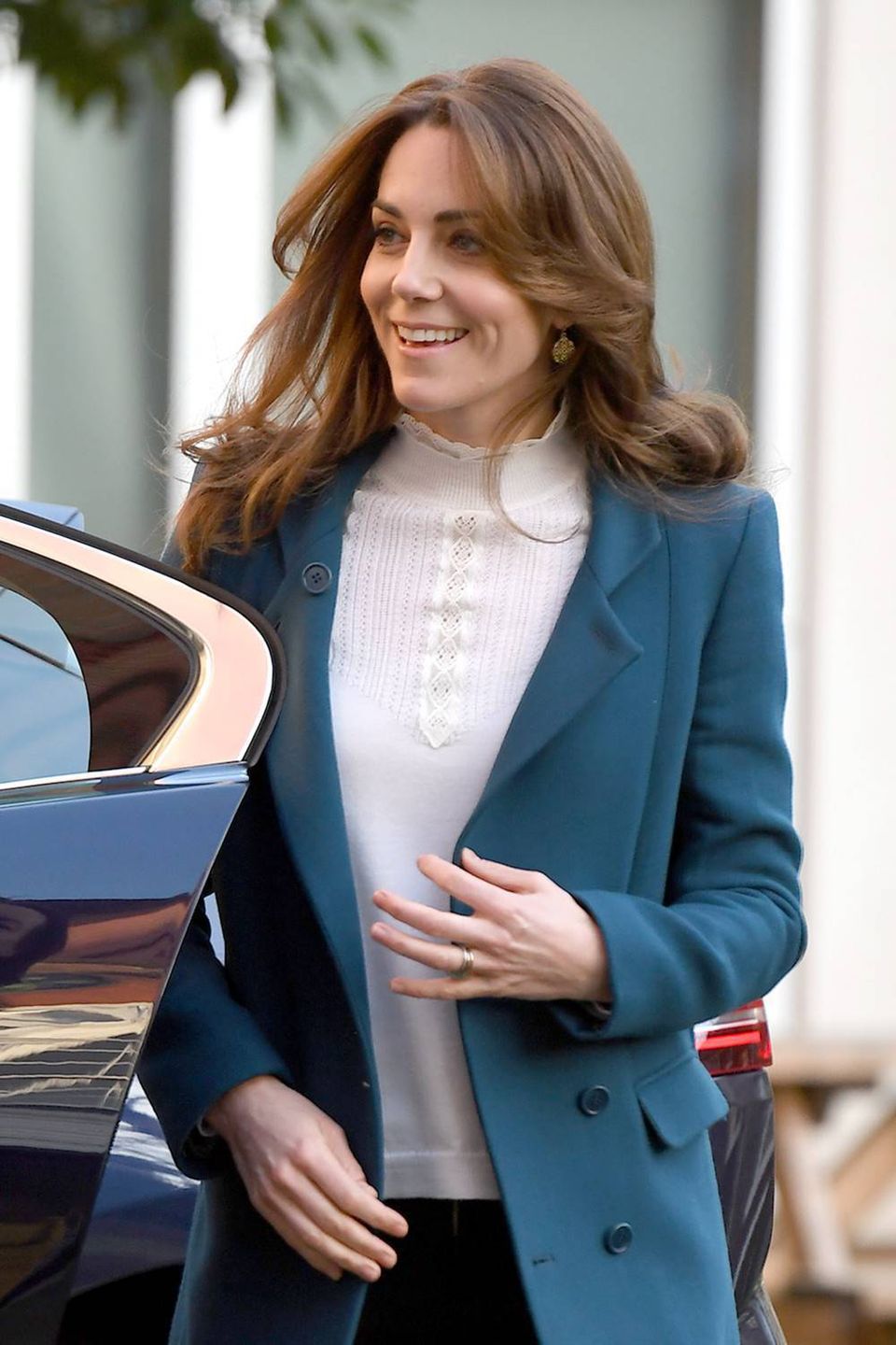 Księżna Kate w niebieskim płaszczu