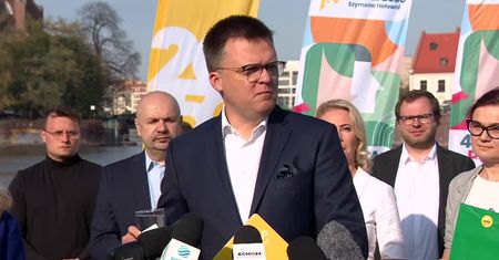 Hołownia: Polskimi wodami zawiadują hydrodziadersi. Ich świadomość ekologiczna jest jak z lat 70. ubiegłego wieku