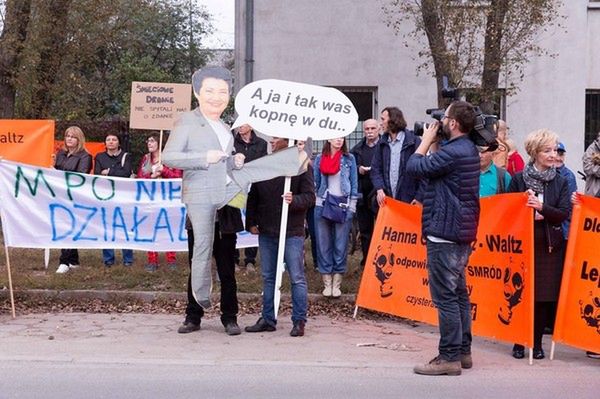 Mają dość smrodu i pustych obietnic! Mieszkańcy Radiowa protestują