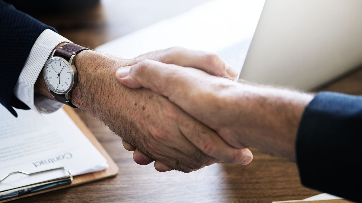 Umowa o pracę jest sposobem na nawiązanie stosunku pracy