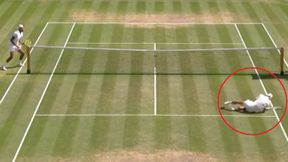 Novak Djoković na łopatkach. Efektowna akcja w finale Wimbledonu (wideo)