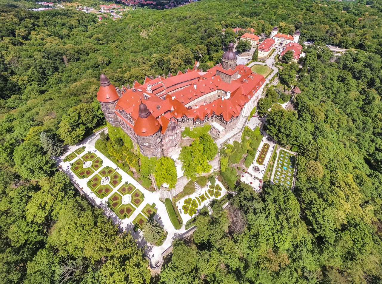 Wzniecił pożar na terenie Zamku Książ. Udało się go złapać