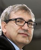 Orhan Pamuk skrytykował rząd Turcji