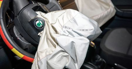 Montaż używanych poduszek powietrznych jest nielegalny, ale kupisz je bez problemu. Nie warto