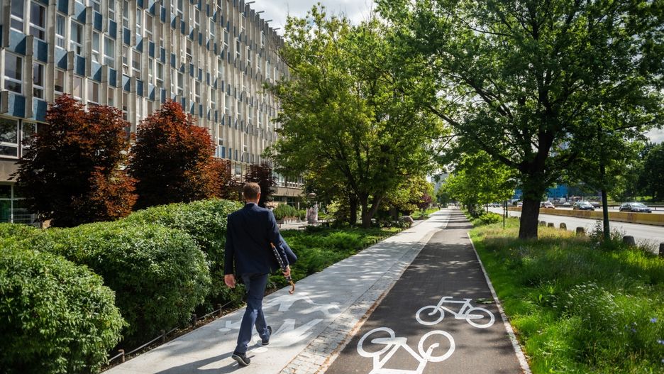 Warszawa. Chodnik został przebudowany