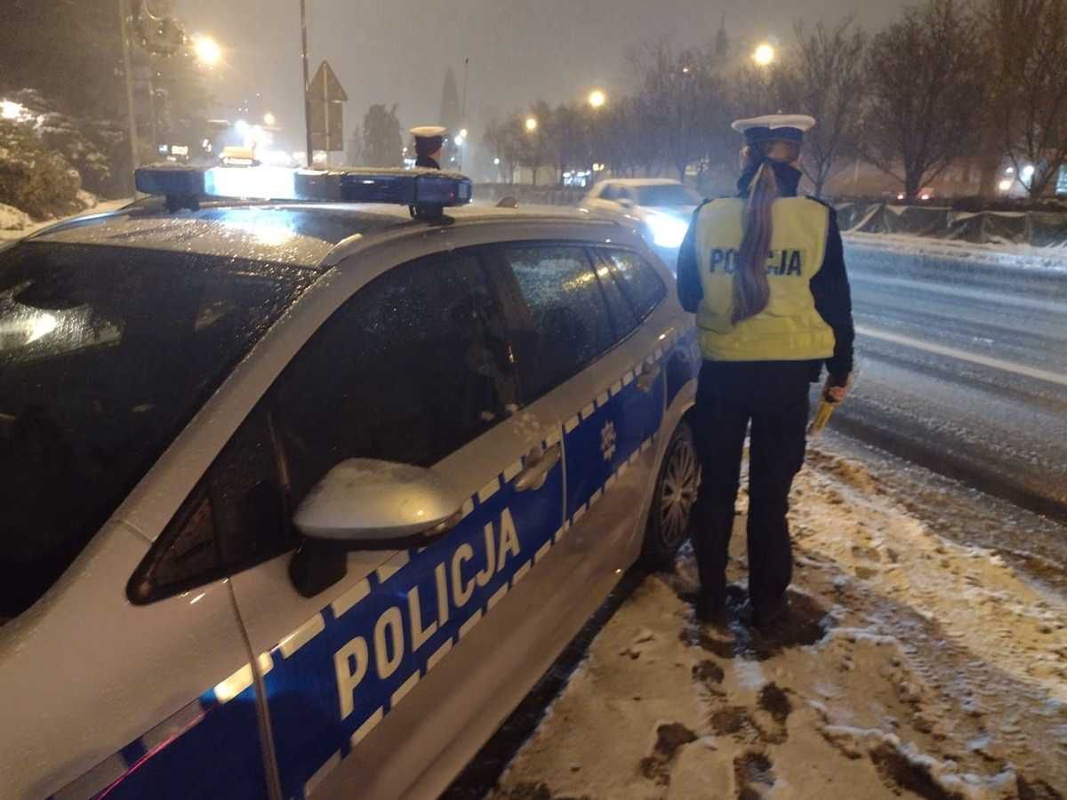 "Suszyli" bez papierów. Policjanci ukarani