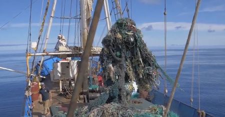 Misja oczyszczania oceanu. Wydobyto ponad 100 ton śmieci