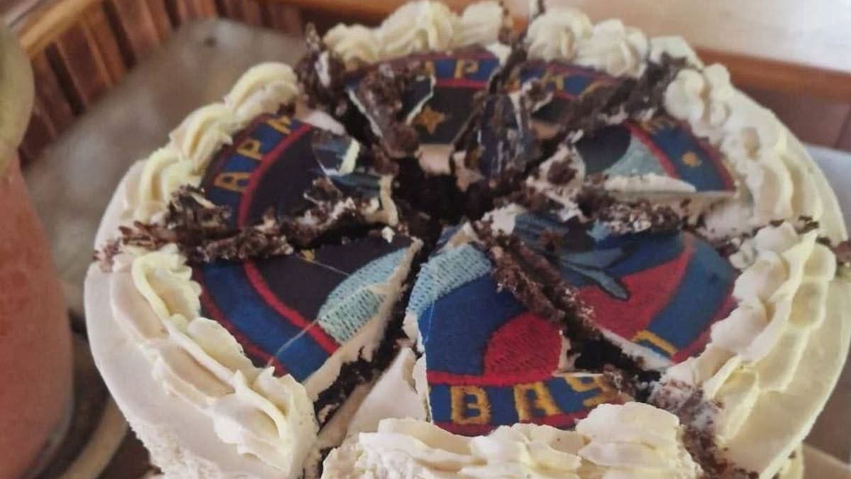 Taki tort dostali rosyjscy piloci. Pokroili go, ale nie zjedli