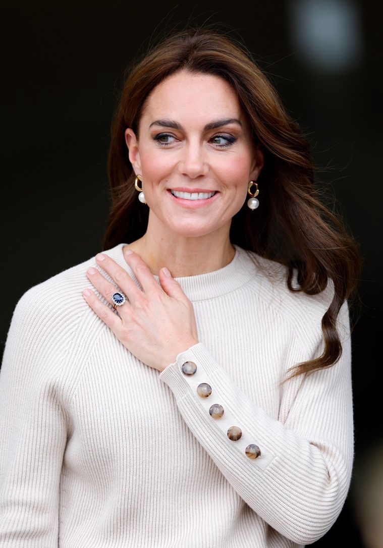 Księżna Kate stała się spadkobierczynią pierścionka Diany