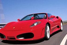 Ile zarabia Ferrari na każdym aucie?