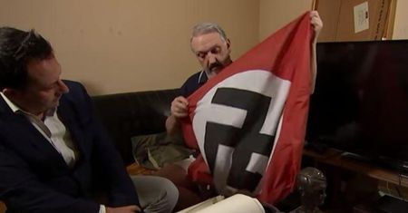Lider neonazistów wycofał się. Przyznał, że jest gejem z żydowskimi korzeniami