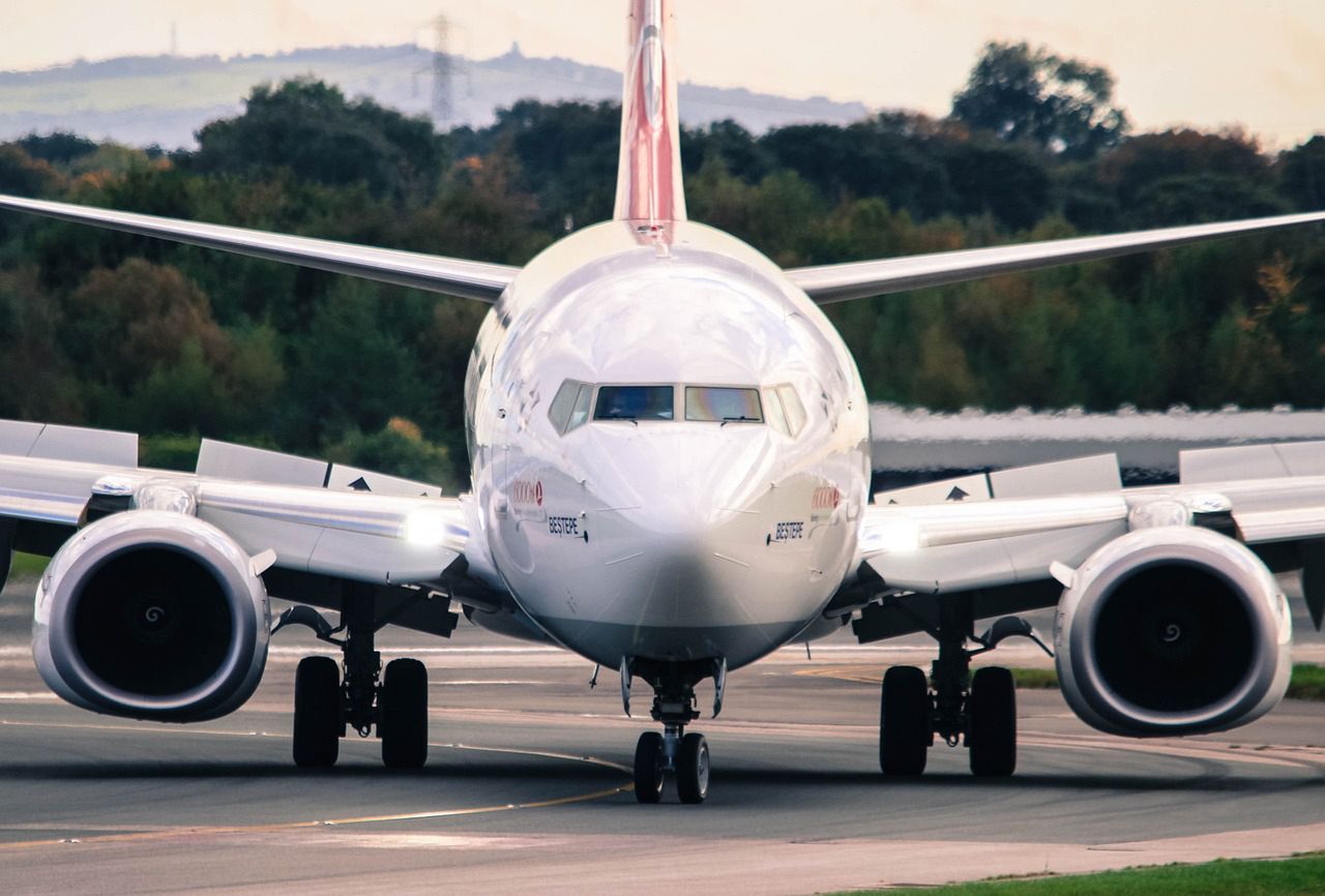 Wstępne porozumienie w sprawie zakończenia strajku w firmie Boeing – kluczowy krok w negocjacjach