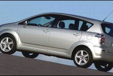 Nowy diesel w Corollach Verso