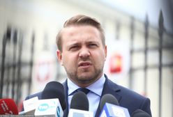 Tusk proponuje zmianę w Konstytucji. Ozdoba: Jest to próba odwrócenia kota ogonem