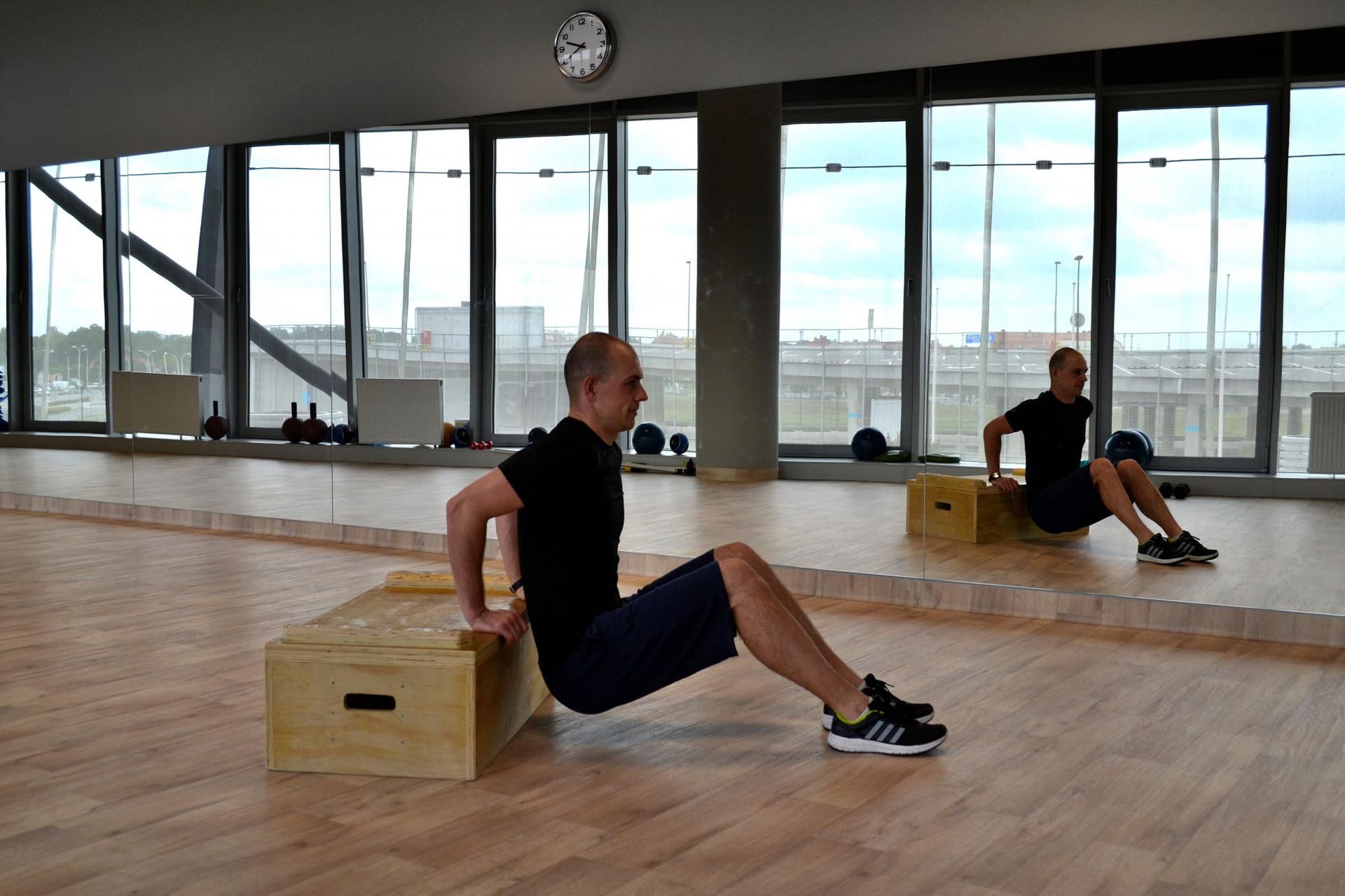 Pompka tyłem - ruch 2