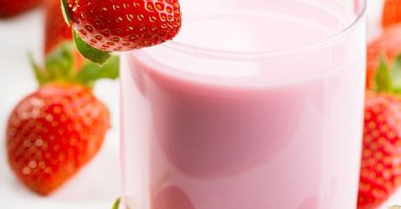 Jogurt grecki truskawkowy bez zawartości tłuszczu Marki Dannon Oikos
