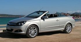 Astra TwinTop w słońcu