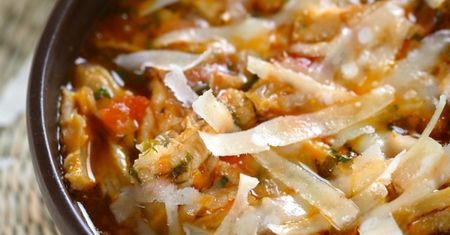 Flaczki wieprzowe w sosie pomidorowym