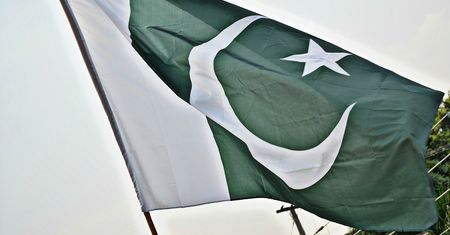 Wybory w Pakistanie: Imran Khan i Nawaz Sharif mają przewagę