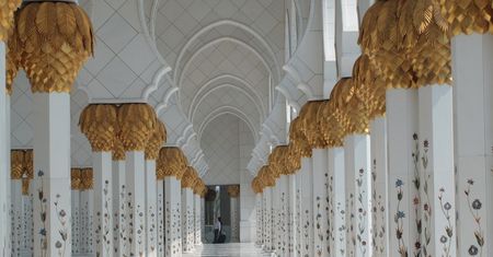 Premier Modi Otwiera monumentalną świątynię hinduistyczną w Abu Zabi. Znaczący krok w Indyjsko-Emirackich relacjach.