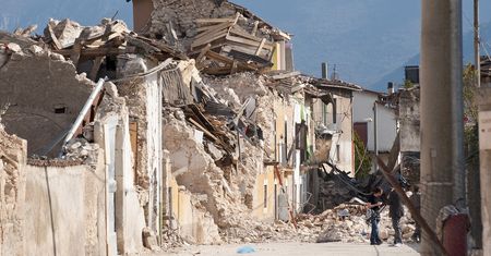 Trzęsienie ziemi w Nepalu: ponad 100 osób zginęło