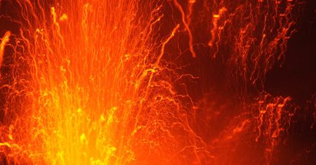 Erupcja wulkanu na Islandii wywołuje alarm i ewakuacje