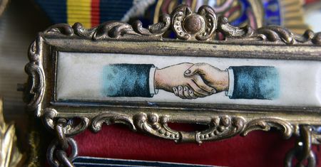 Masoneria a elity rządzące w Polsce: Mit czy rzeczywistość?
