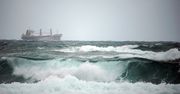 Dramatyczne Holowanie Frachtowca Fremantle Highway Zakończone Sukcesem!