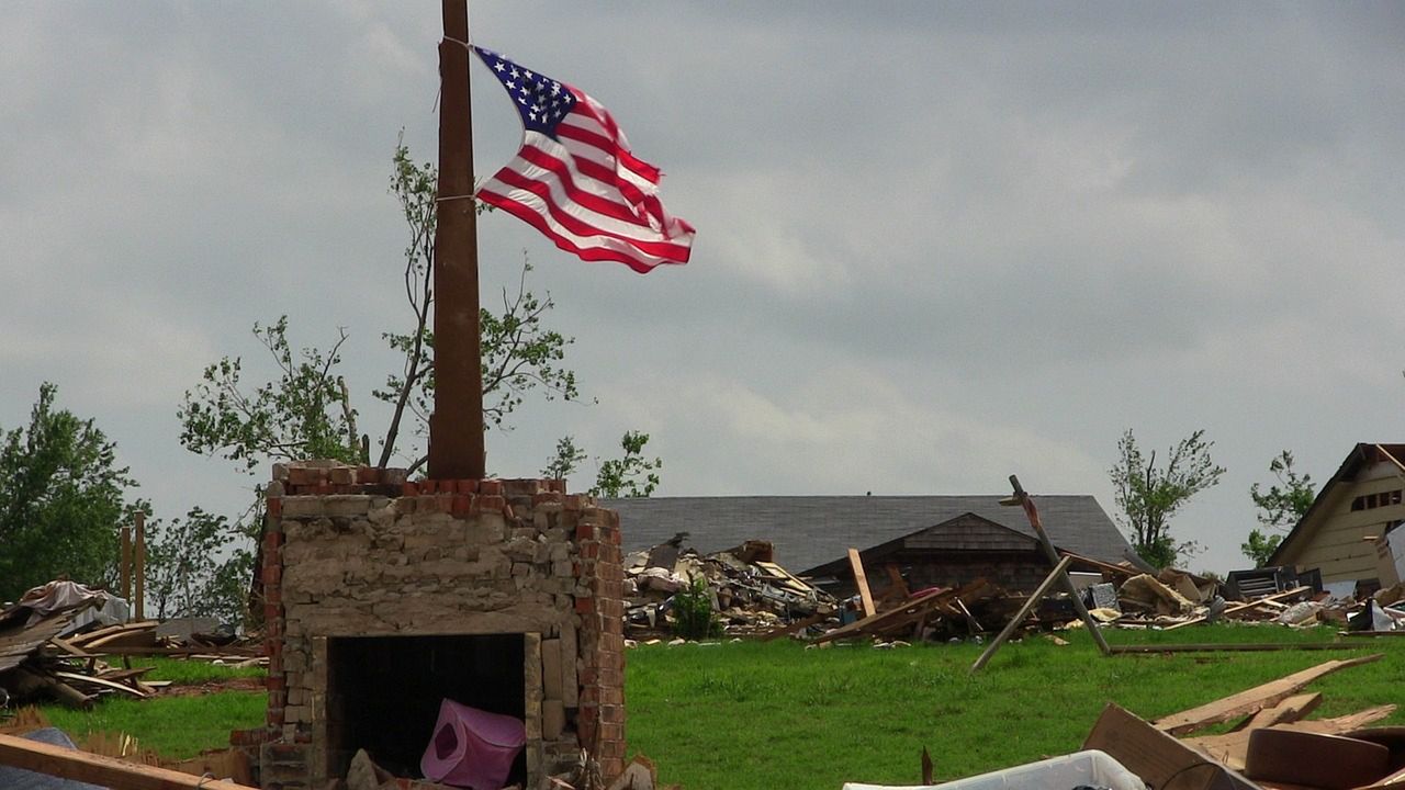 Największe od 40 lat Tornado uderzyło w przedmieścia Los Angeles