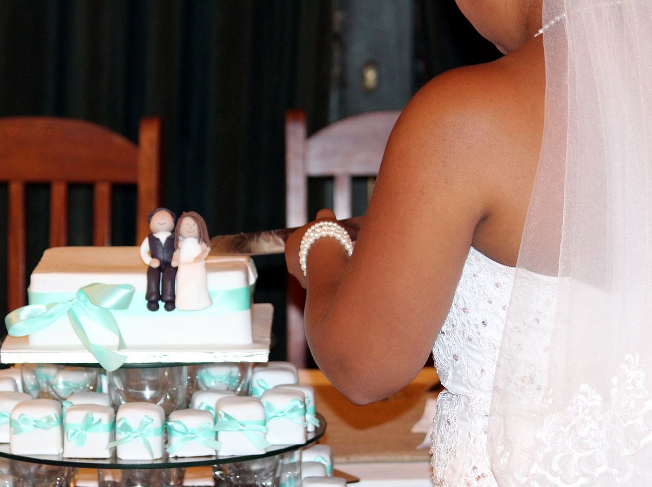 Szukasz pomysłu na oryginalny tort weselny? Tutaj znajdziesz moc niesamowitych inspiracji