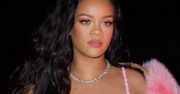 Rihanna zachwyca w kusym topie. Z dumą eksponuje ciążowe krągłości