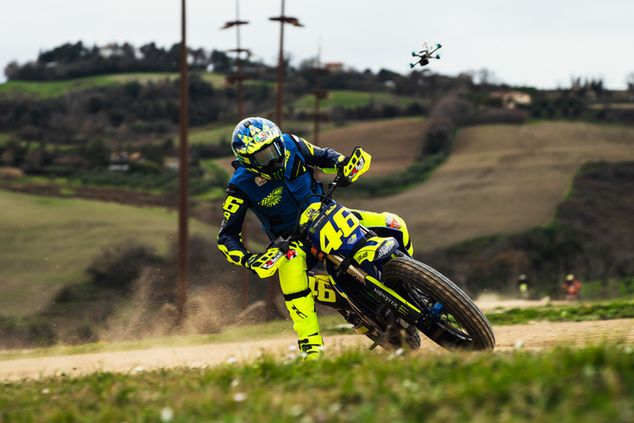 Valentino Rossi podczas 100km dei Campioni (fot. Vaclav Duska/Monster Media)