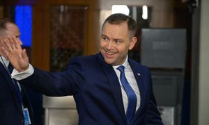 Ile są warte weta prezydenta? Minister finansów podał konkretną kwotę strat