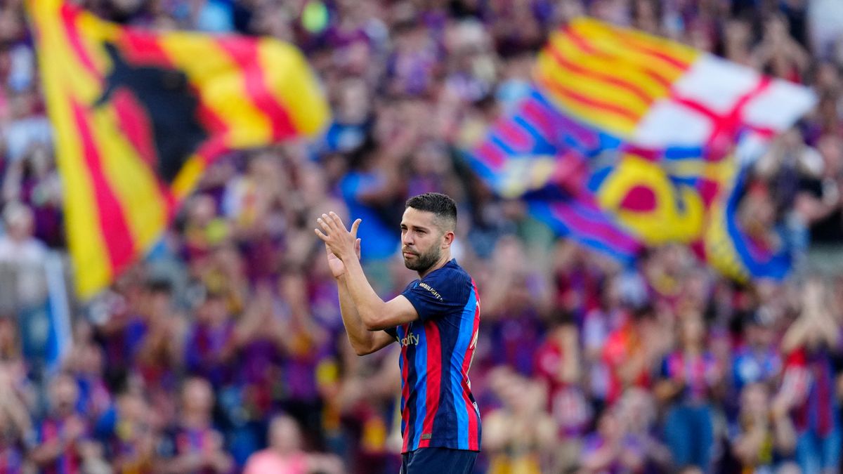 Jordi Alba żegna się z kibicami na Camp Nou