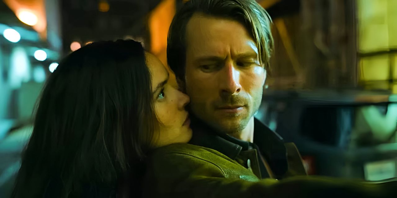 Adria Arjona and Glen Powell in "Hit Man"