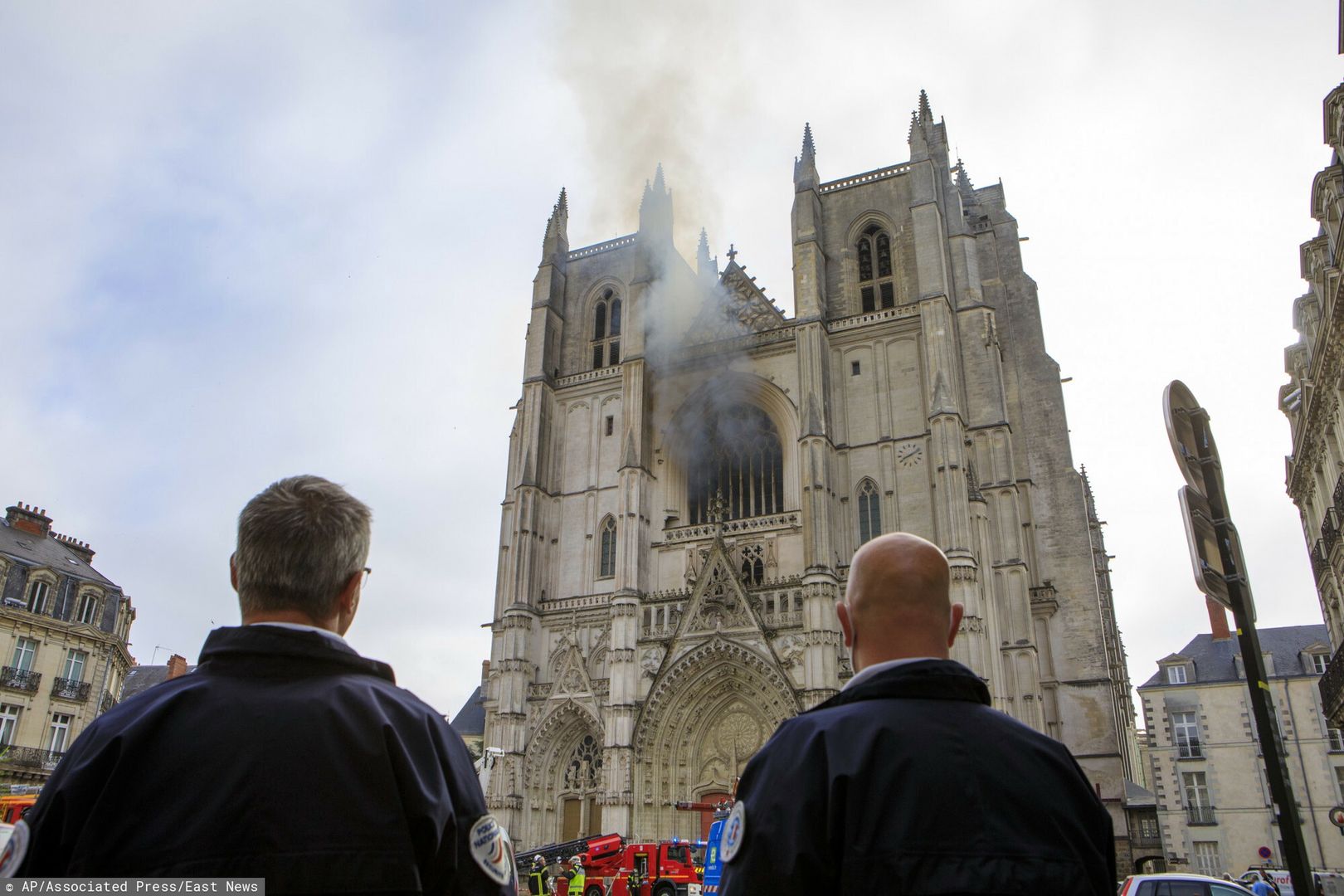 Francja w szoku. Imigrant zamordował księdza. Rok wcześniej podpalił katedrę
