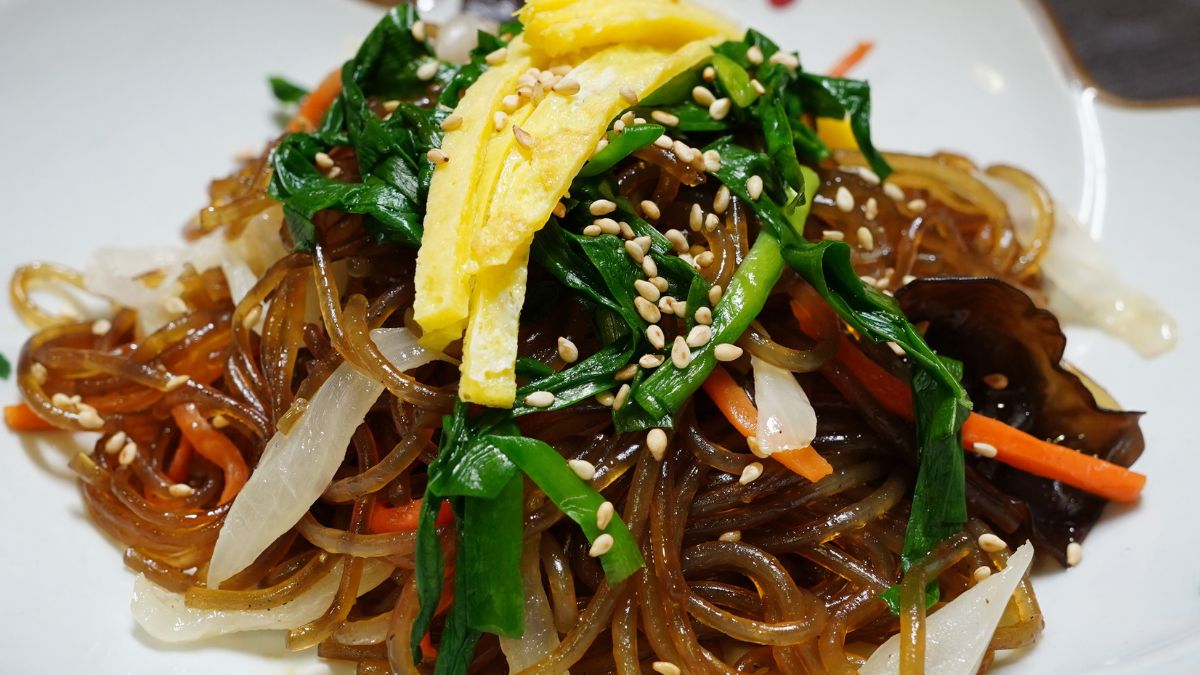 Japchae to pyszny przepis kuchni azjatyckiej