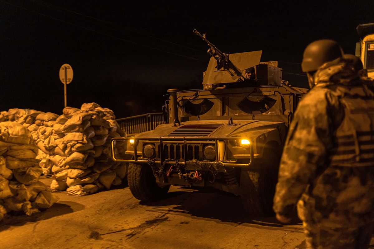 Wojna w Ukrainie. Rosjanie zapowiadają "wznowienie ofensywy". Kijów przygotowuje się na atak. Na zdjęciu ukraińskie wojsko w stolicy Ukrainy 