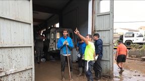 Rafael Nadal pomaga usuwać skutki powodzi na Majorce. Pomoc zaoferował Roger Federer