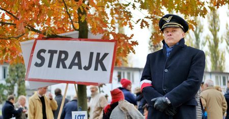 Strajk w LOT. Prezes zwolnił 67 osób. Związki mówią nawet o 80 osobach