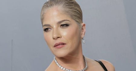 Selma Blair zaatakowała dwie stewardesy. Jedna z nich trafiła do szpitala