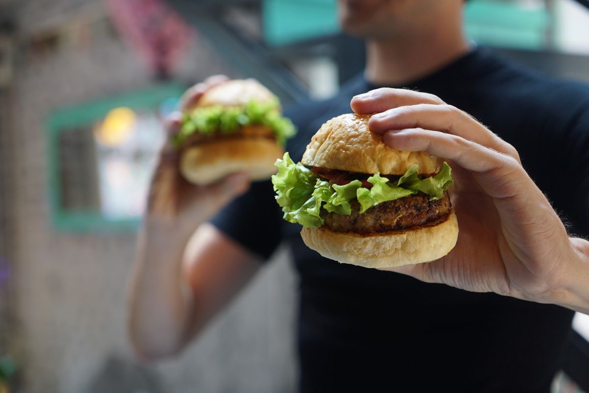 "Wege burgery" mogą zniknąć. Bruksela chce zakazać żywnościowych oksymoronów