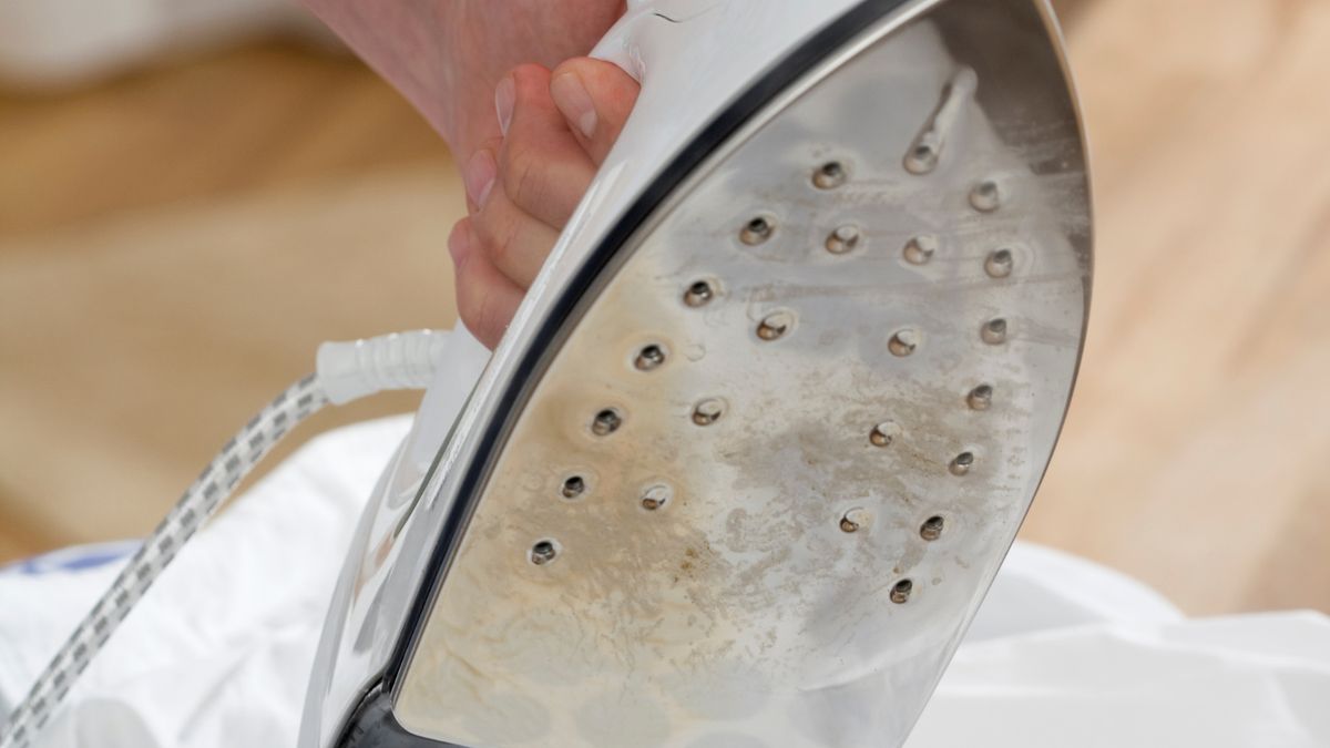 Czyszczenie przypalonego żelazka może stanowić problem