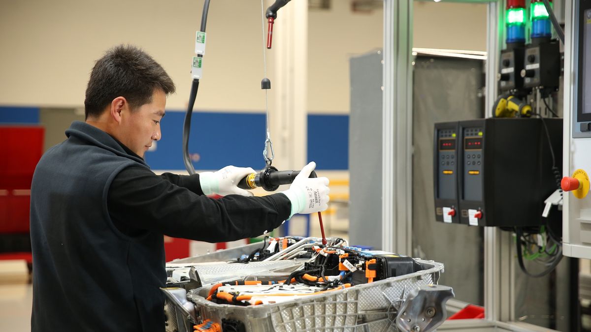 Produkcja napędu elektrycznego (fot. BMW)