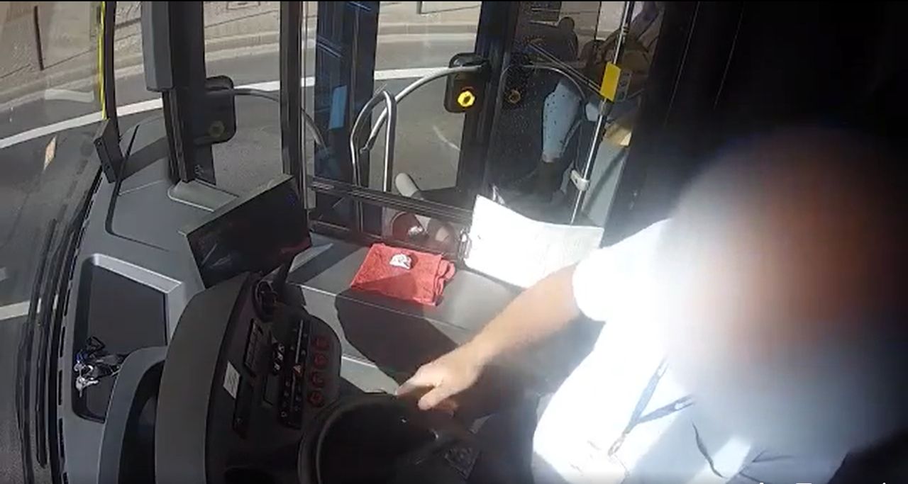 Szok w autobusie. Zaatakowali kierowcę